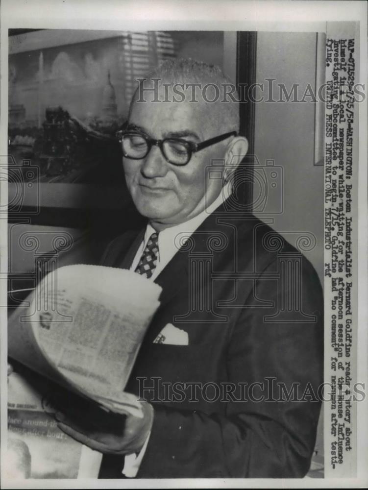 1958 Press Photo Boston Industrialist Bernard Goldfine Reads A Story of Himself - Historic Images