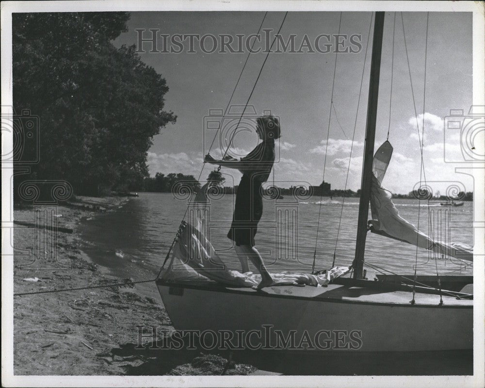 Press Photo Peche Peach Island Detroit River - Historic Images