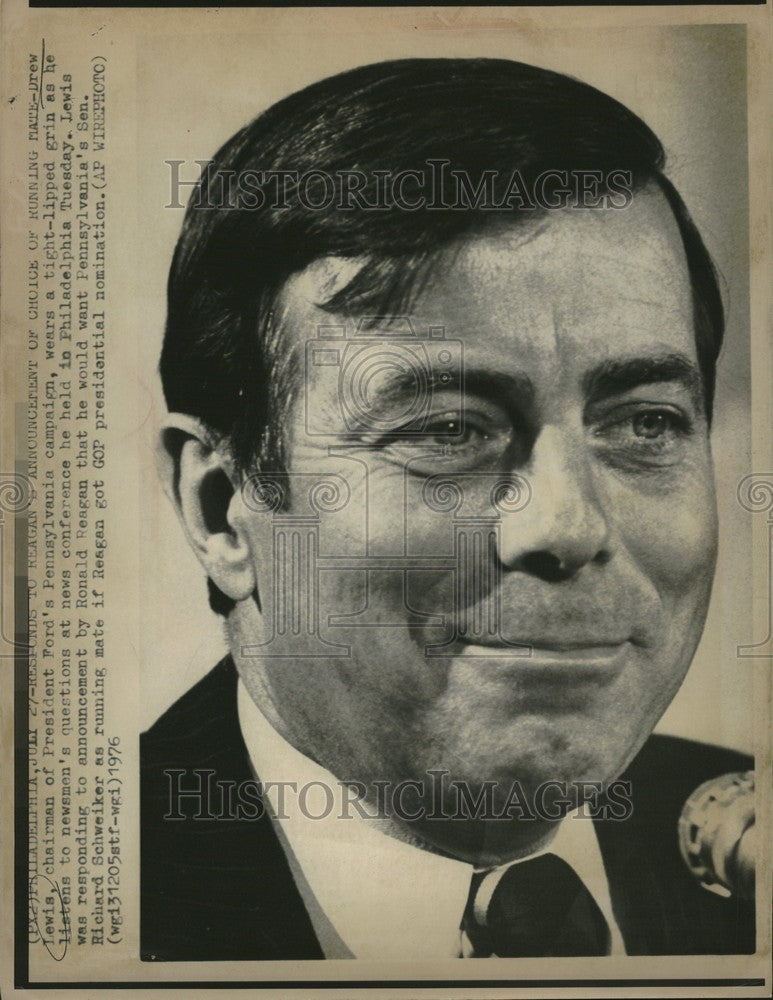 1976 Press Photo Drew Lewis Secretary of Transportation - Historic Images