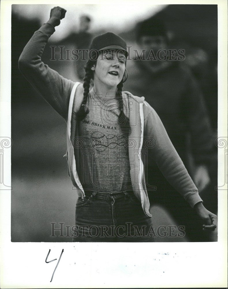 1983 Press Photo Barbara Kruger practice  players - Historic Images