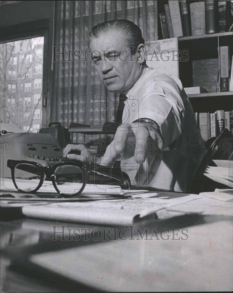 1965 Press Photo Guy Nunn - Historic Images