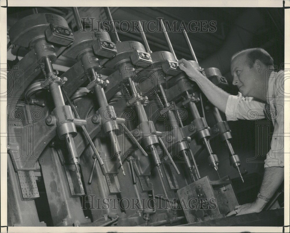 1948 Press Photo Bob Easter Detroit senior - Historic Images