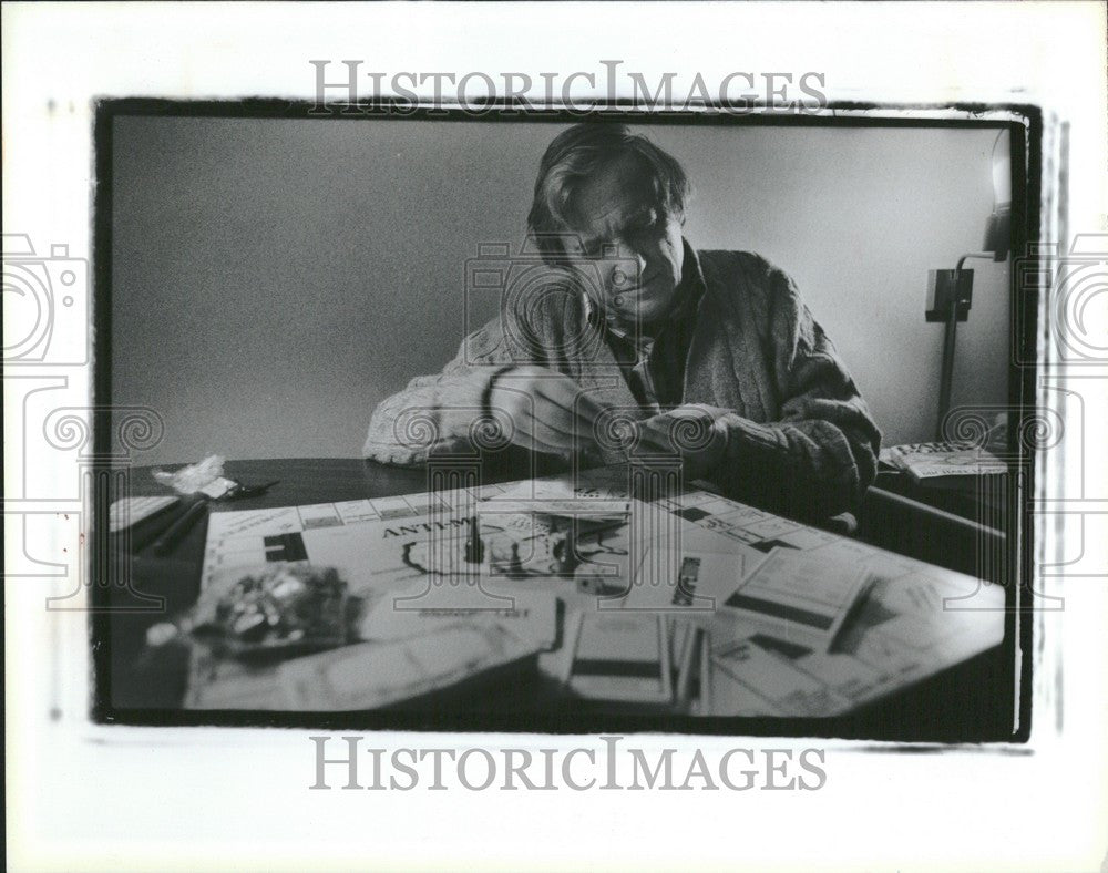 1989 Press Photo Ralph Anspach's game, Anti-Monopoly - Historic Images