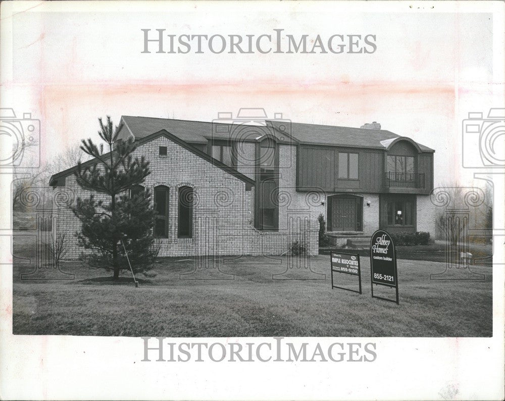 1977 Press Photo Abbey homes - Historic Images