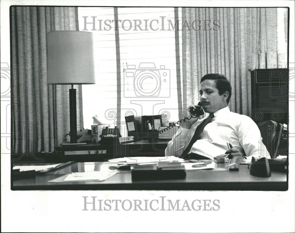 1982 Press Photo Charles Allen First Independence Bank - Historic Images