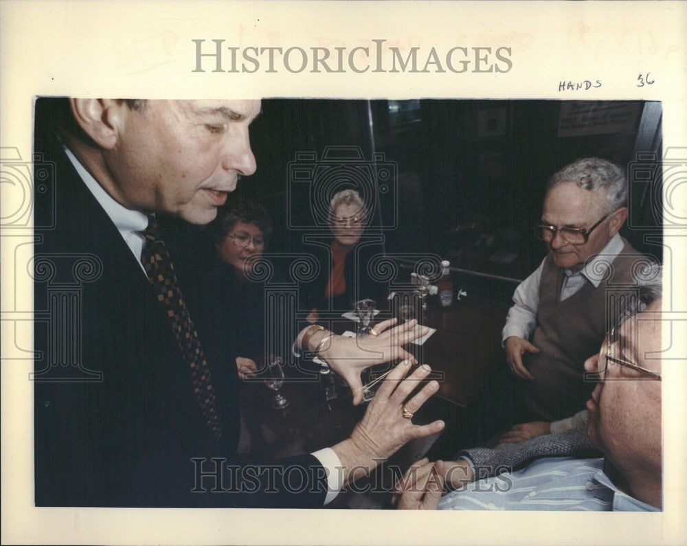 1993 Press Photo Magician Ron Aldrich Career Disappear - Historic Images