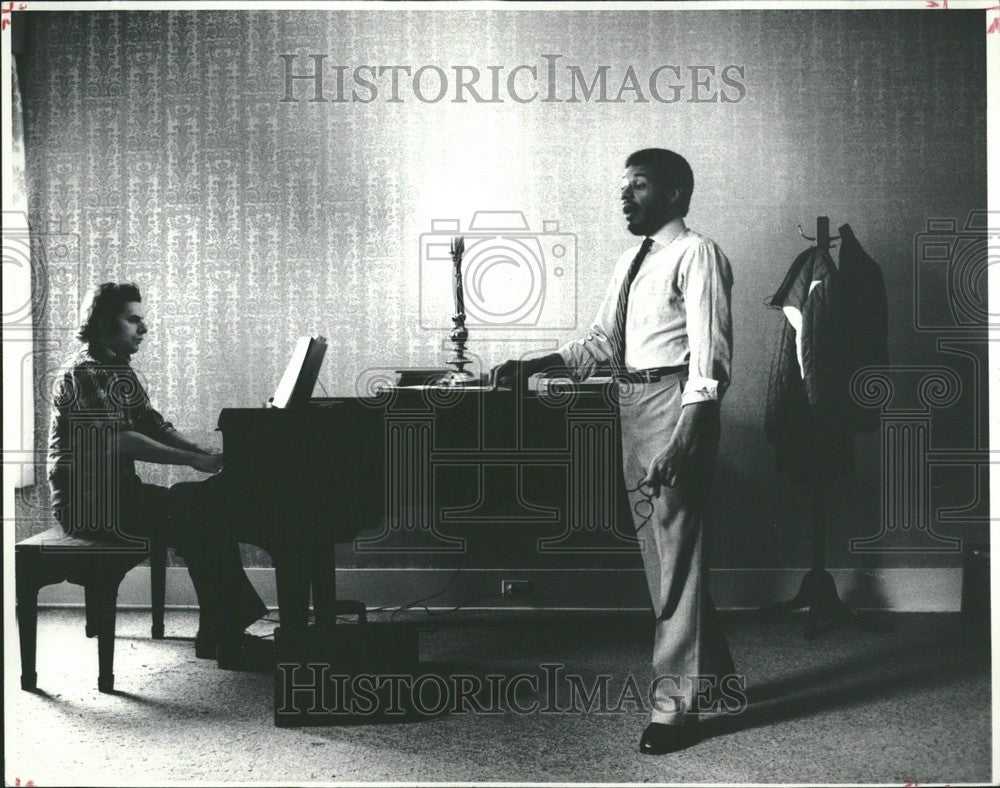 1981 Press Photo Robert Sadin, vocal coach - Historic Images