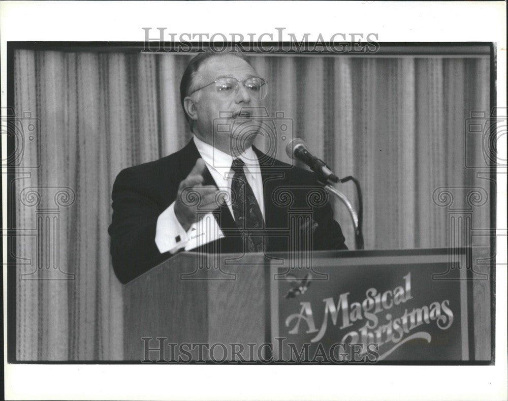 1992 Press Photo Retailers wants tariffs on imports - Historic Images