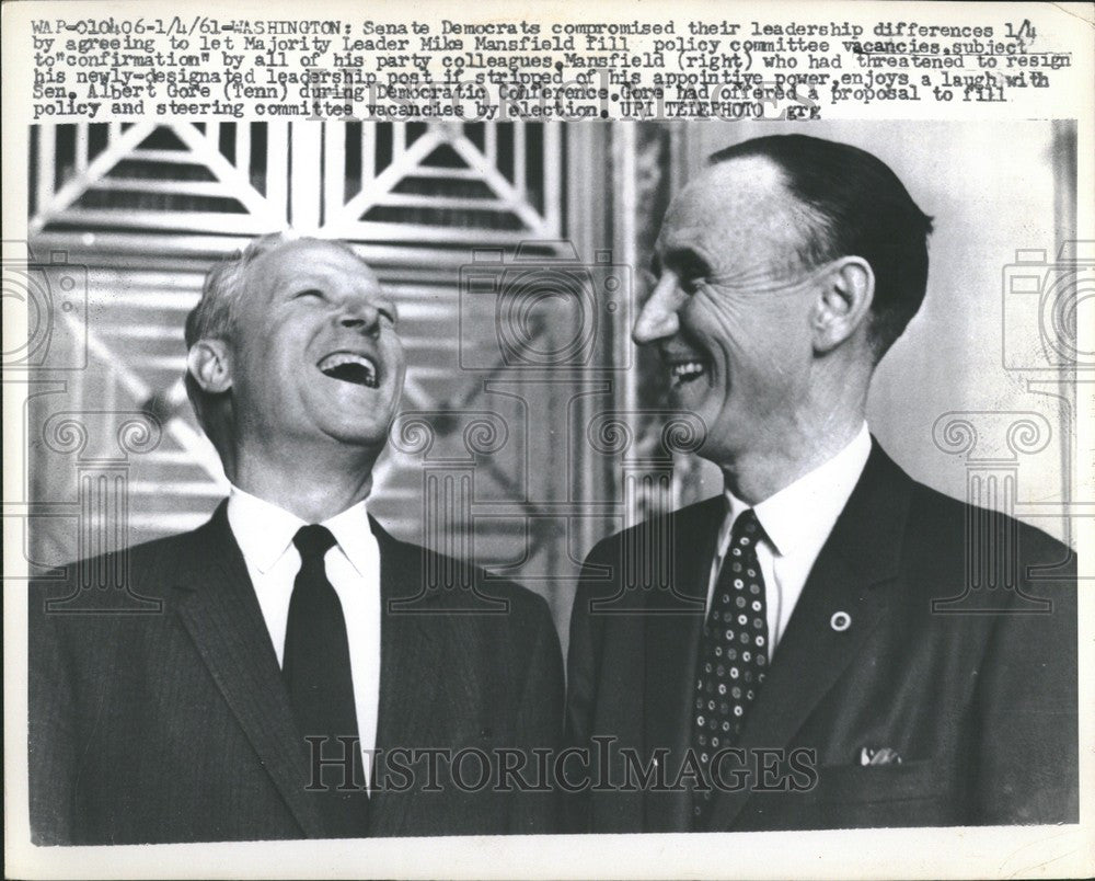 1961 Press Photo Sena democrats Mansfield party resign - Historic Images