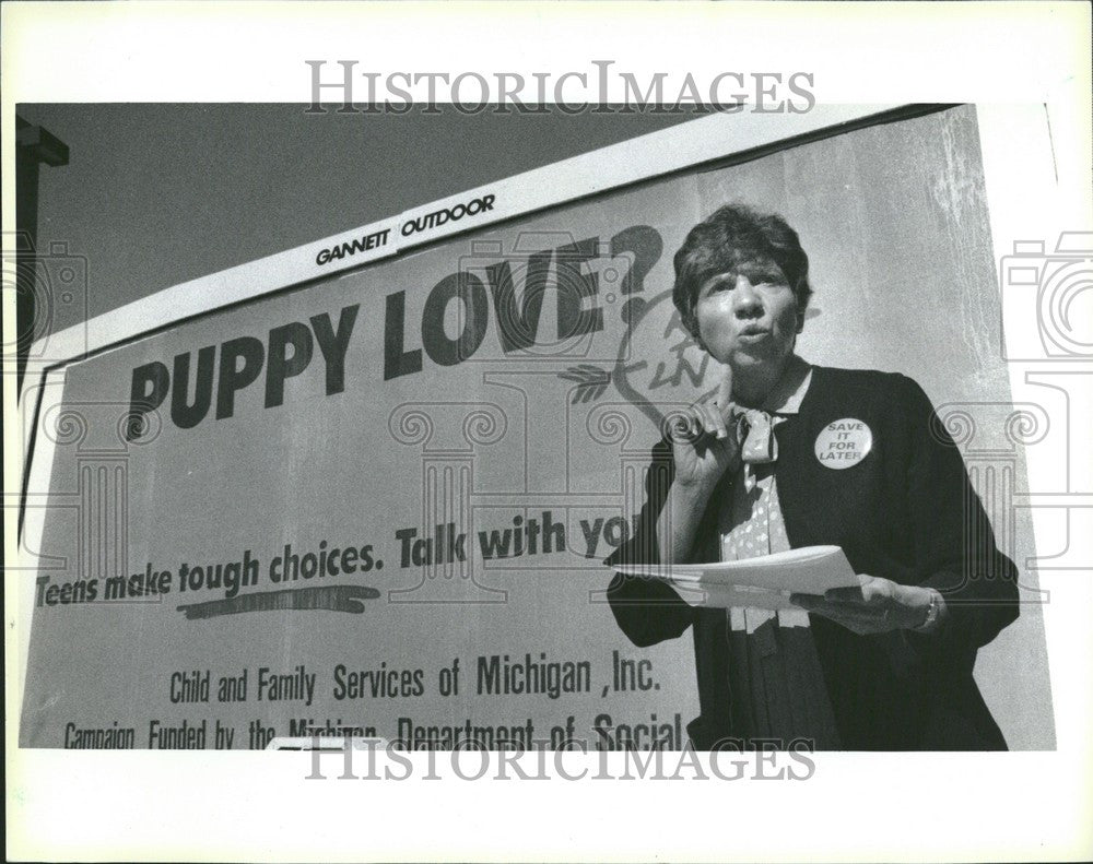 1986 Press Photo Agnes Teen Pregnancy Puppy Love - Historic Images