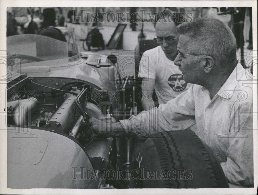 1957 Press Photo Gene Marcenac Crew Chief - Novis - Historic Images