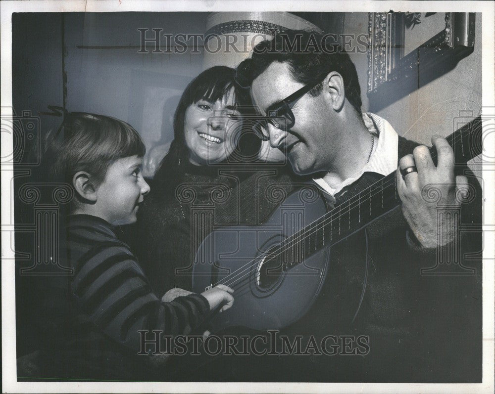 1967 Press Photo Patrick Rose Marie Mason 6 children - Historic Images