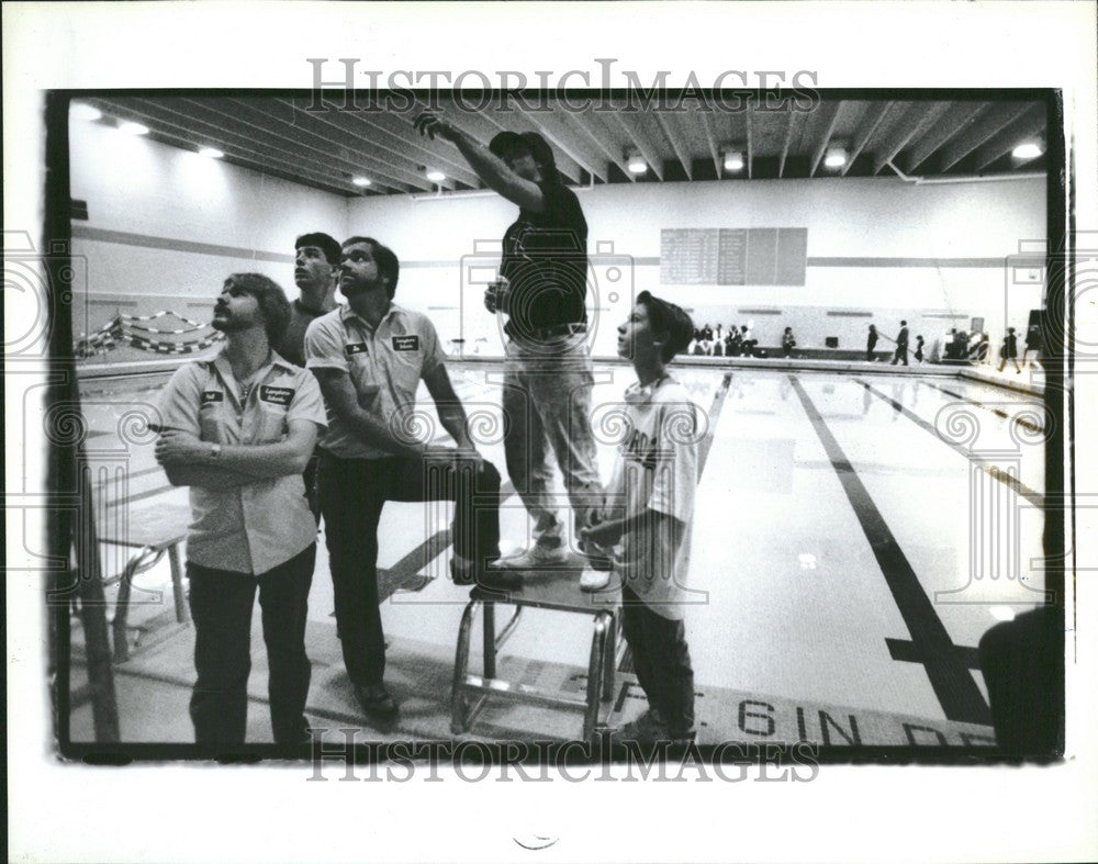 1990 Press Photo Robert Wyland outdoor murals - Historic Images