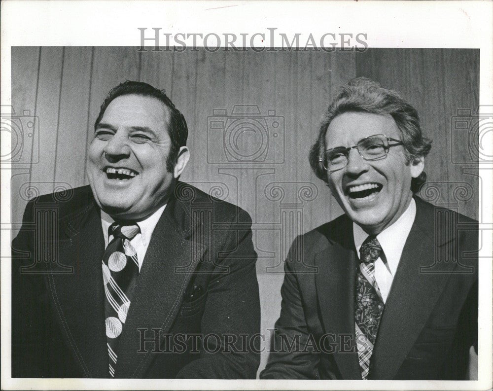 1977 Press Photo Alexander Agase Football Player Coach - Historic Images