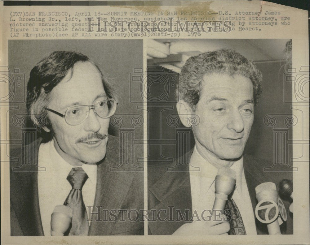 1976 Press Photo James Browning Jr Sam Maverson Hearst - Historic Images