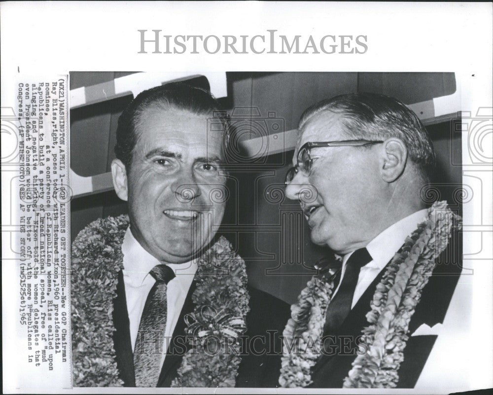 1965 Press Photo Ray Bliss poses with Richard Nixon - Historic Images