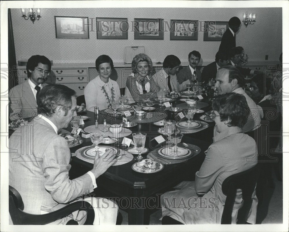 Press Photo At Lunch with White House fellows - Historic Images