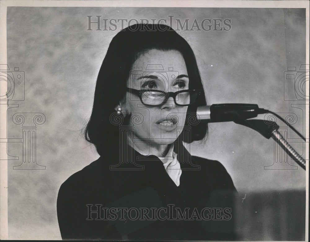 1974 Press Photo Muriel Fox - Historic Images