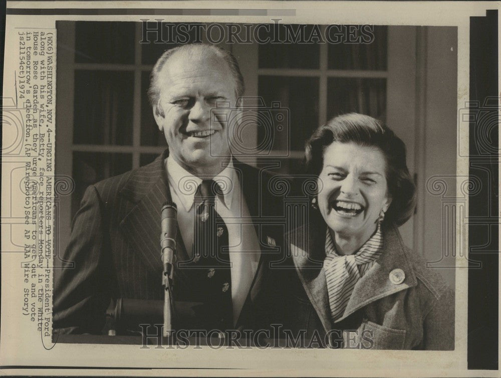 1974 Press Photo gerald ford betty election - Historic Images