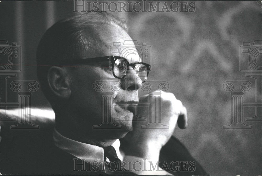 Press Photo Gerald Ford  pensive - Historic Images