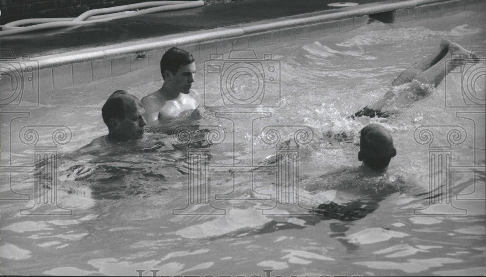 Press Photo Swimming - Historic Images