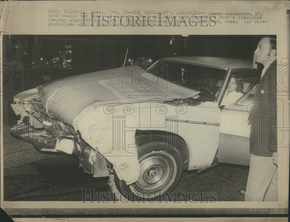 1975 Press Photo President Ford car Hartford GOP dinner - Historic Images