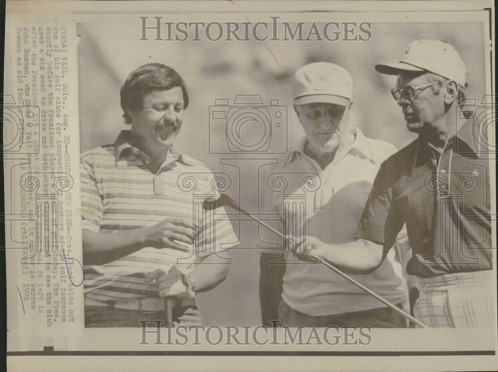 1976 Press Photo President Ford John Buxman Golfers - Historic Images