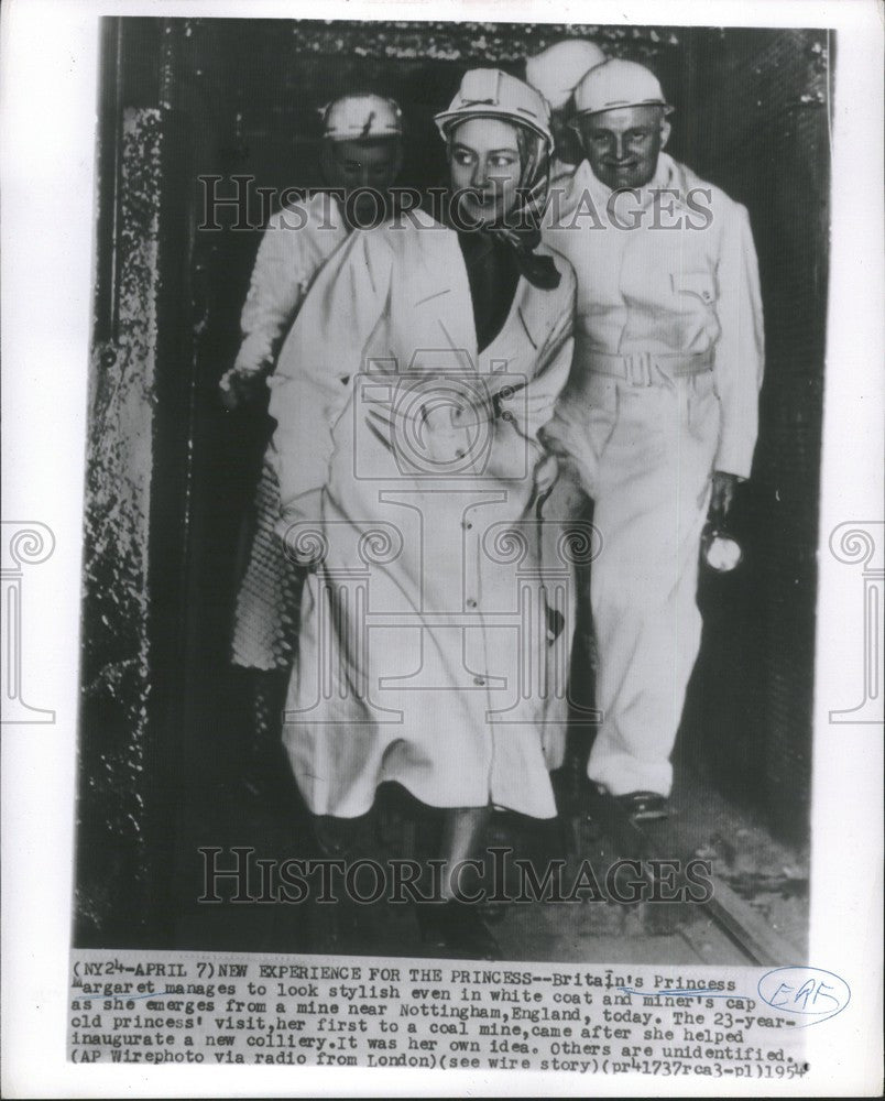 1954 Press Photo Princess Margaret England Countess - Historic Images