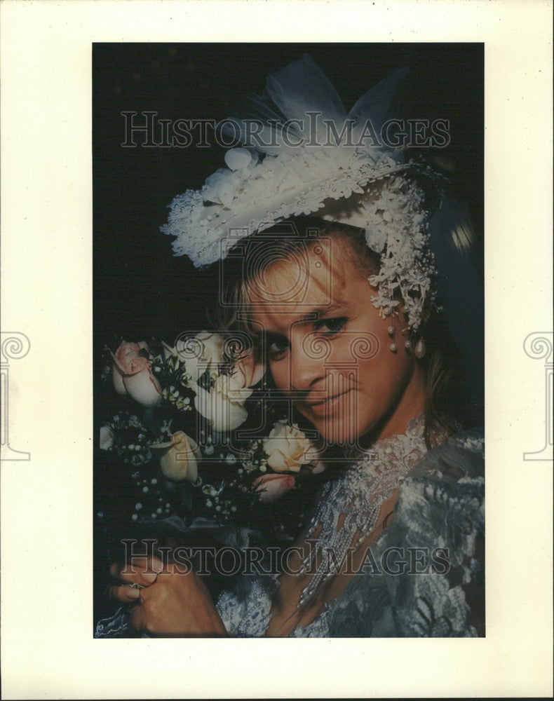 1992 Press Photo Kristin Sutherland - Historic Images