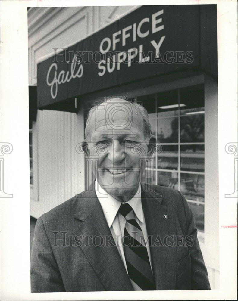 1984 Press Photo Max Gail - Historic Images