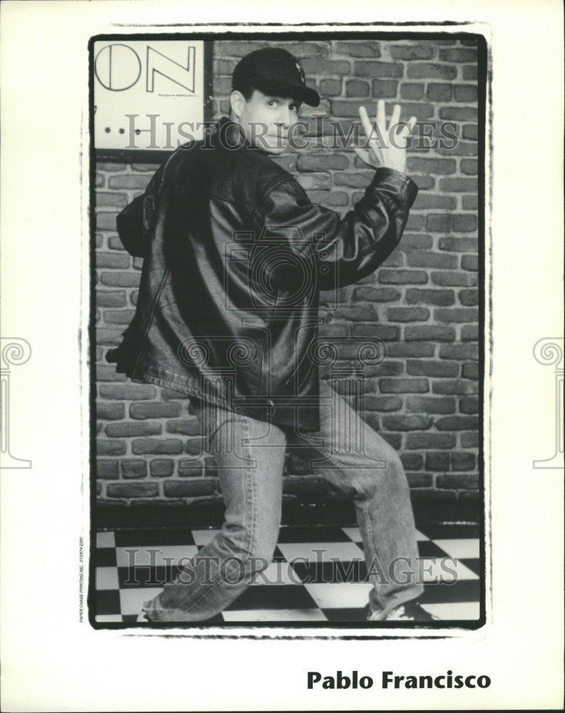 Press Photo Pablo Francisco stand-up comedian - Historic Images