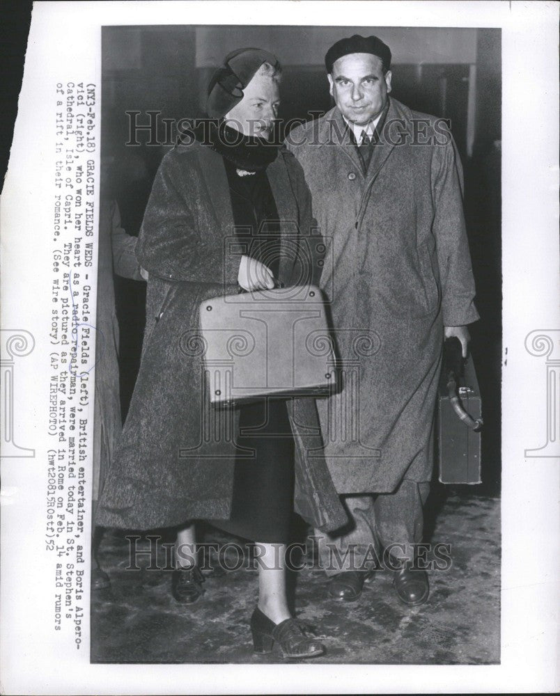 1952 Press Photo Gracie Fields Actress Singer - Historic Images