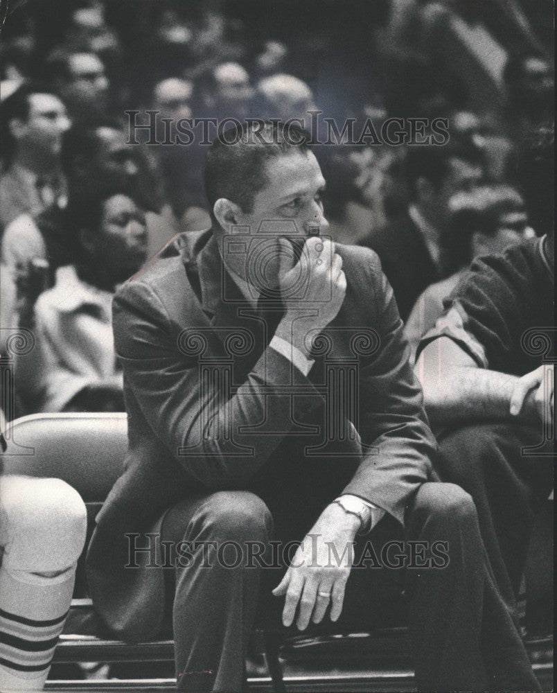 1969 Press Photo Paul Seymour Detroit Pistons coach - Historic Images