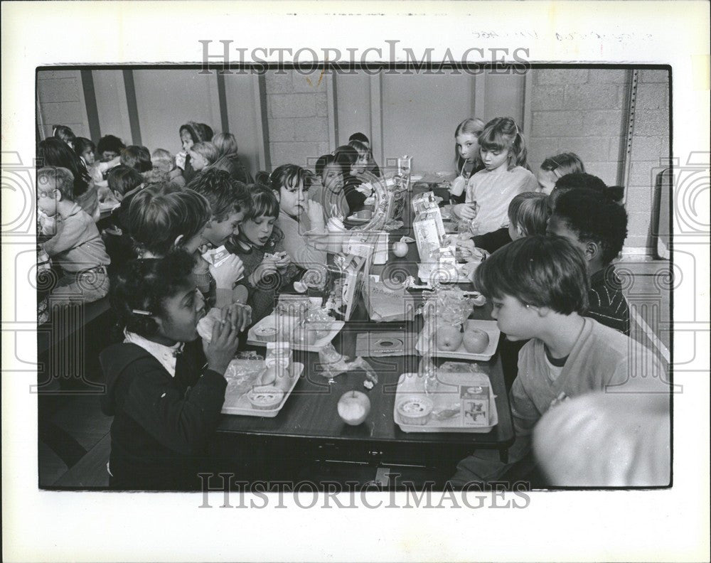 1981 Press Photo black white children school - Historic Images