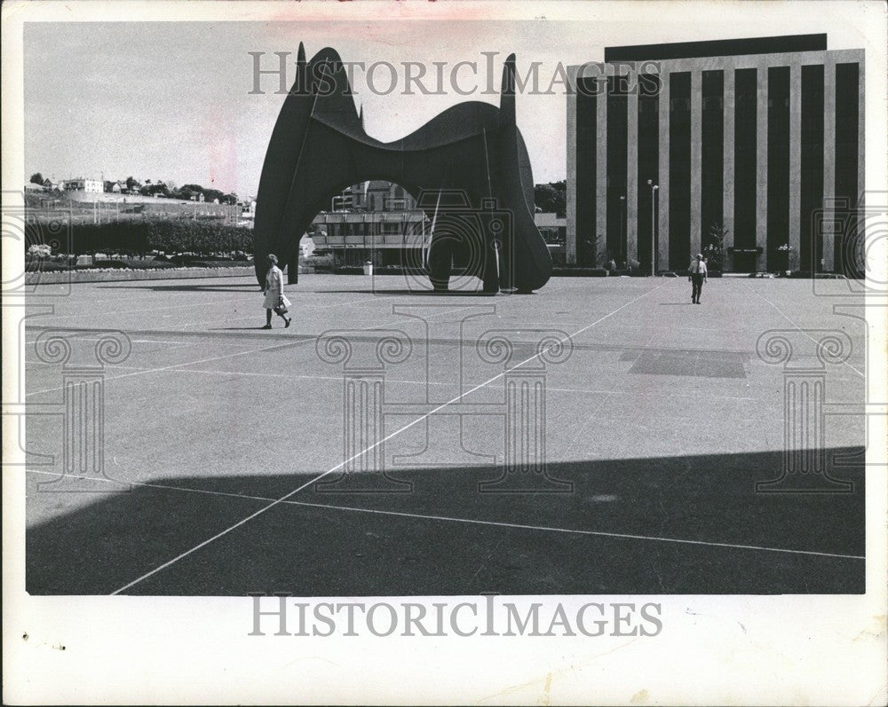 1973 Press Photo Grand Rapids Michigan Calder Piece - Historic Images