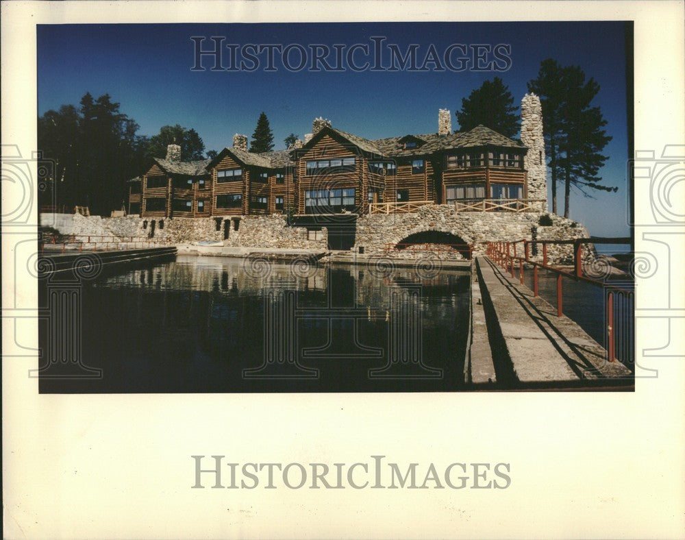 1990 Press Photo Lodge Log Cabin - Historic Images