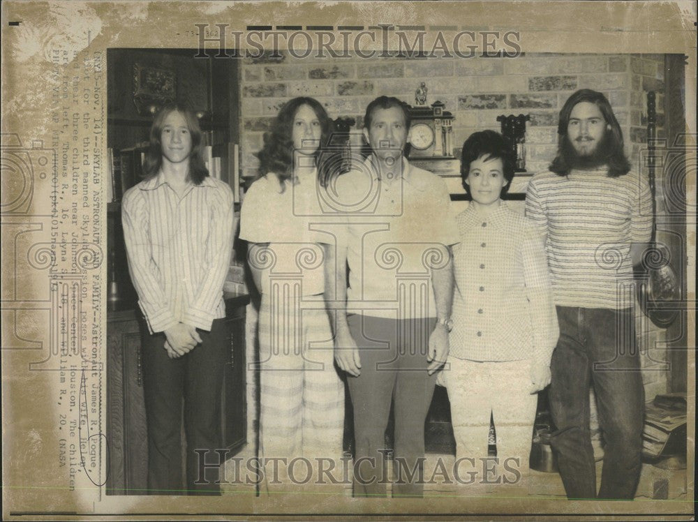 1973 Press Photo James R. Pogue Helen Skylab Houston - Historic Images