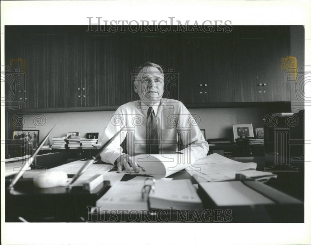 1991 Press Photo RED POLLING OFFICE - Historic Images