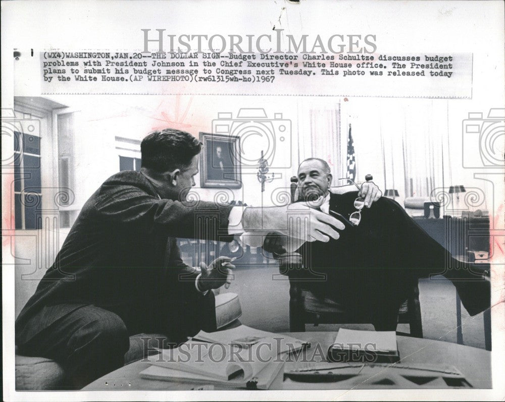 1967 Press Photo Charles Shultz, President Johnson - Historic Images