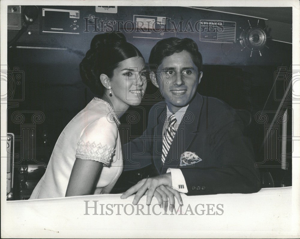 1968 Press Photo Mr. and Mrs. Thomas Lee Schoenith - Historic Images
