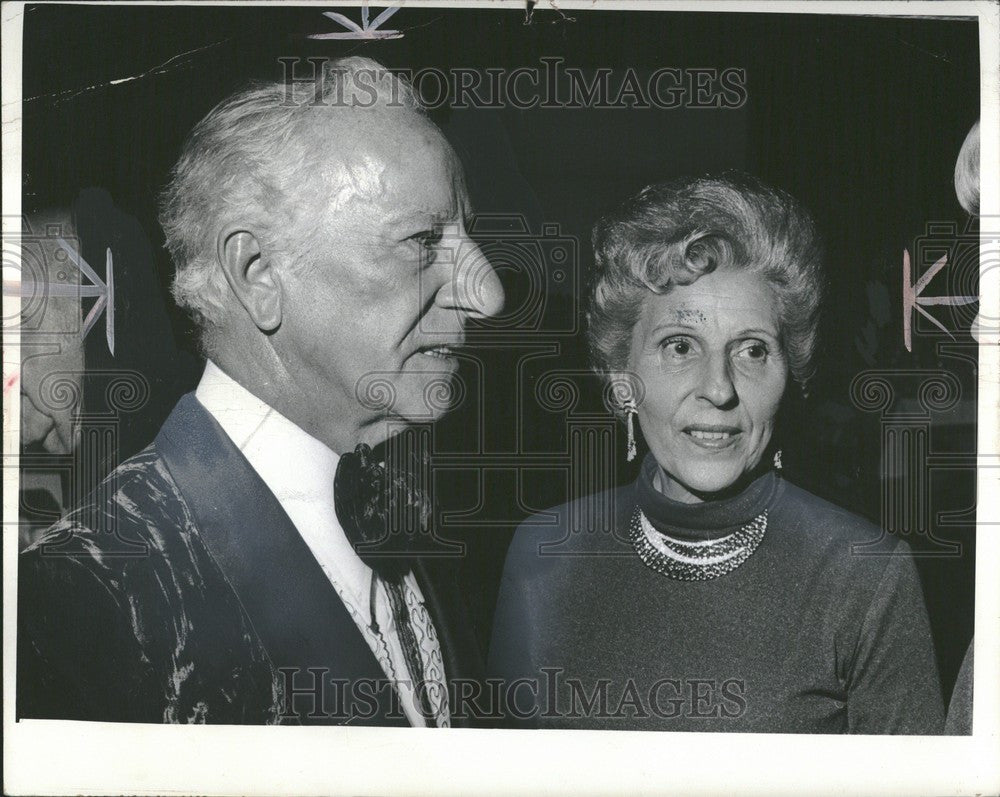 1972 Press Photo Joseph Schoenith Wife - Historic Images