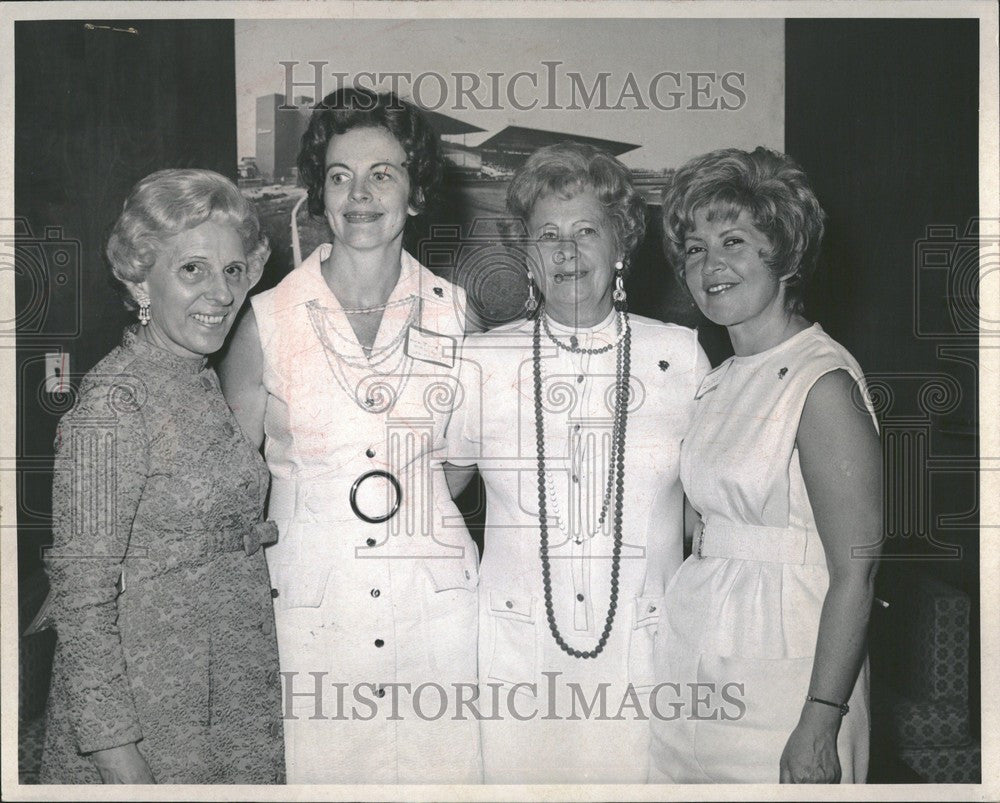 1970 Press Photo Mrs. Joseph Schoenither - Historic Images