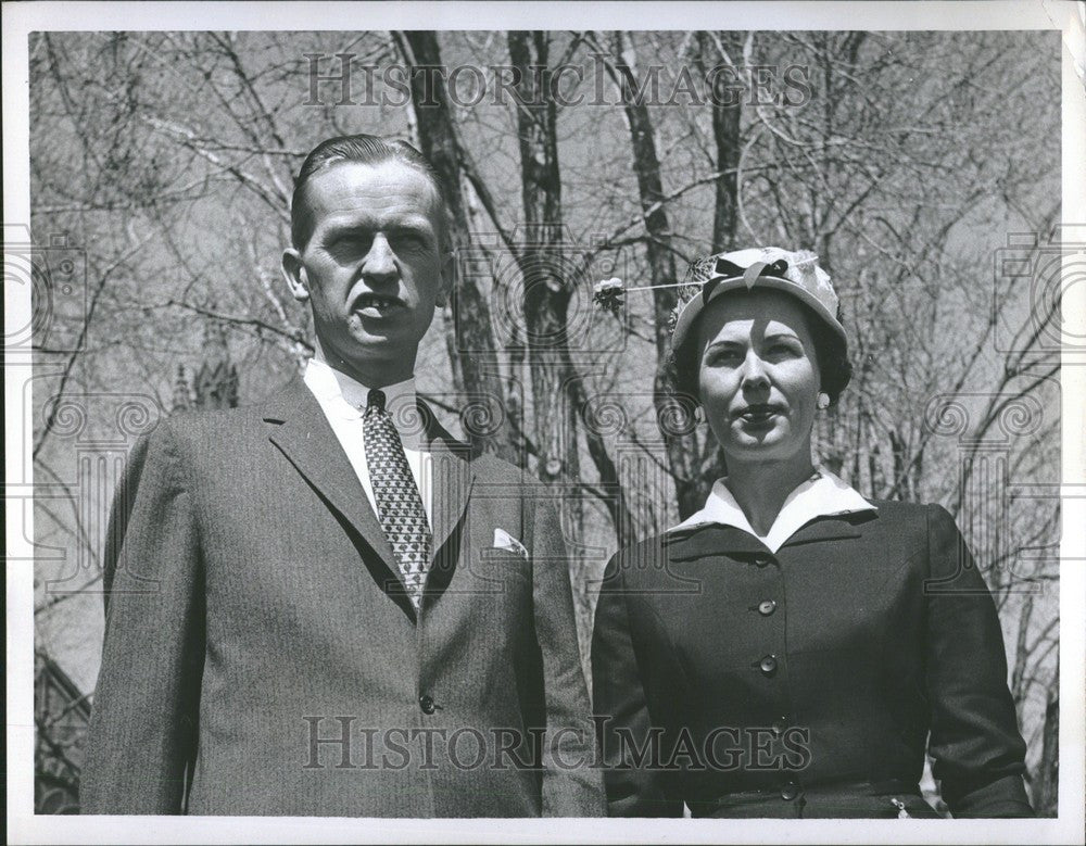 1957 Press Photo Mrs. Ed. Schoenherr - Historic Images