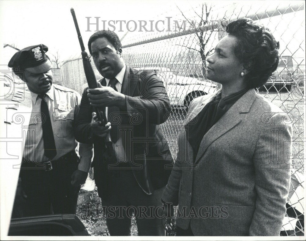 1981 Press Photo Billie Willis Robert Williams Police - Historic Images
