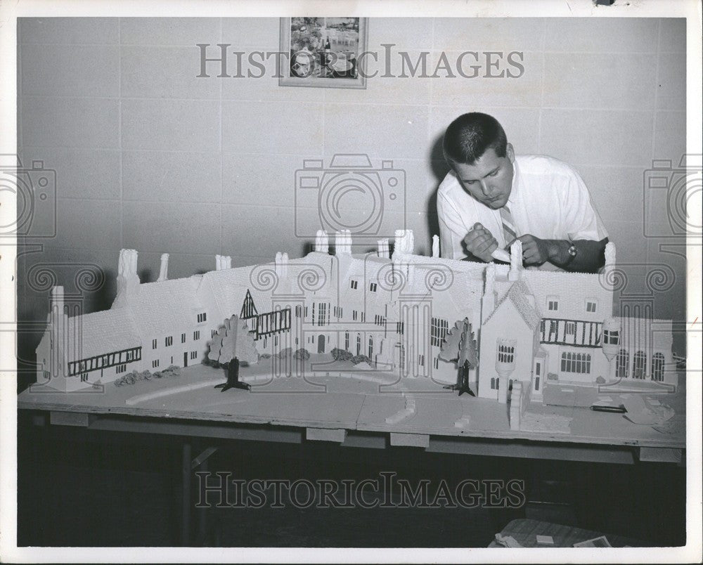 1963 Press Photo Ed Goodwin Meadow Brook Hall Oakland - Historic Images