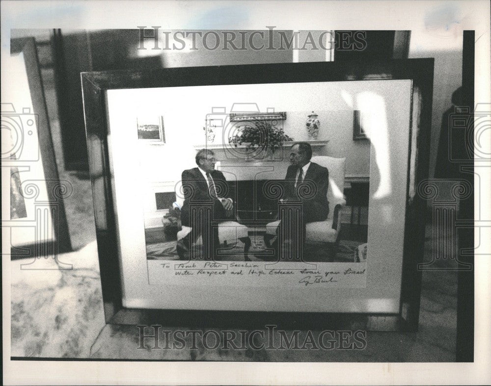 1989 Press Photo Secchia President George Bush - Historic Images