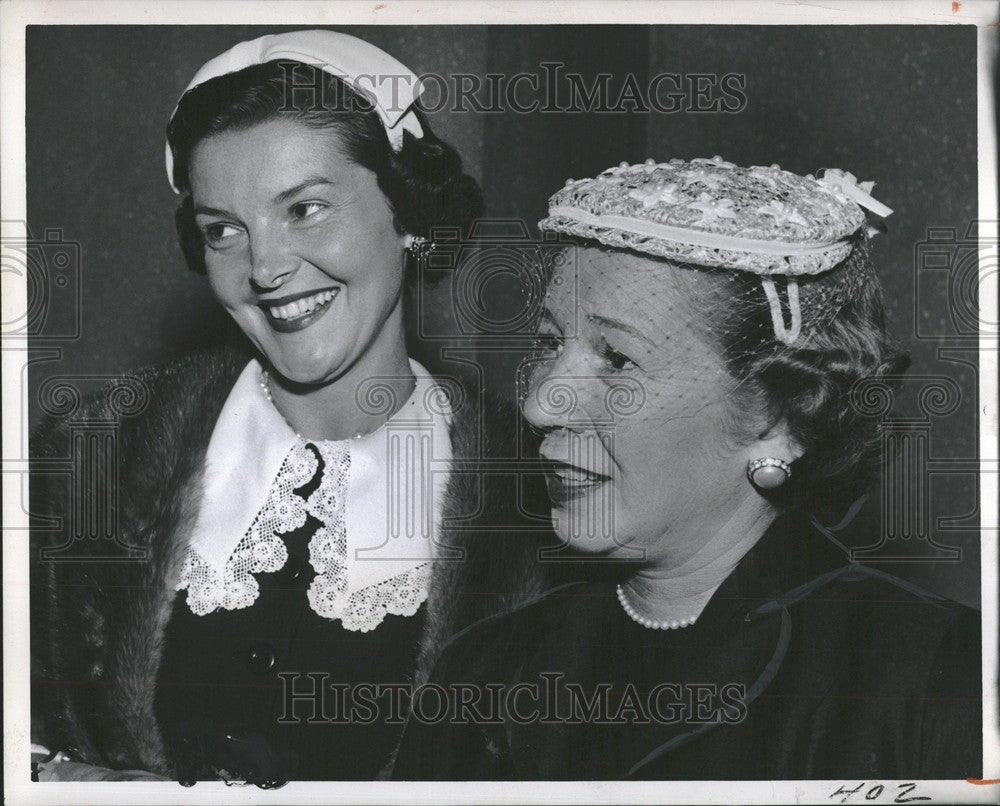 1958 Press Photo Mrs. James Scruppe III Mrs. Deuri Lauv - Historic Images