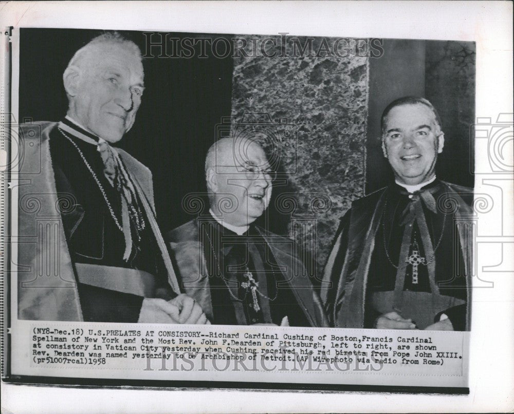 1958 Press Photo Dearden received red hat from Pope - Historic Images