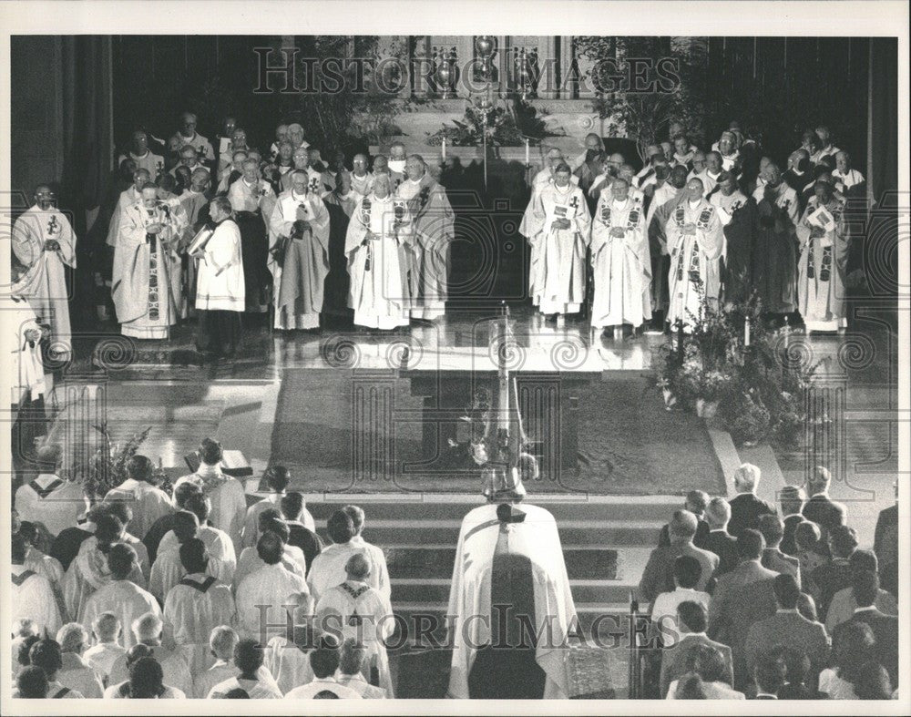 Press Photo Catholic church ceremony - Historic Images