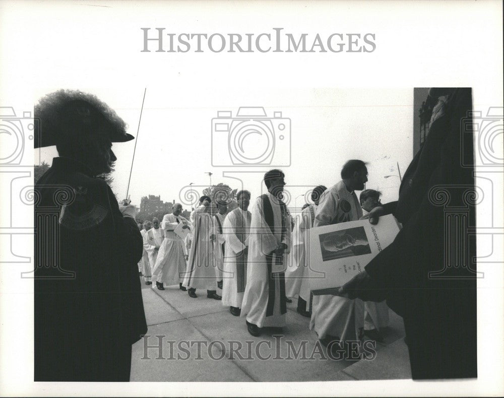 1988 Press Photo John Dearden funeral clergy church - Historic Images